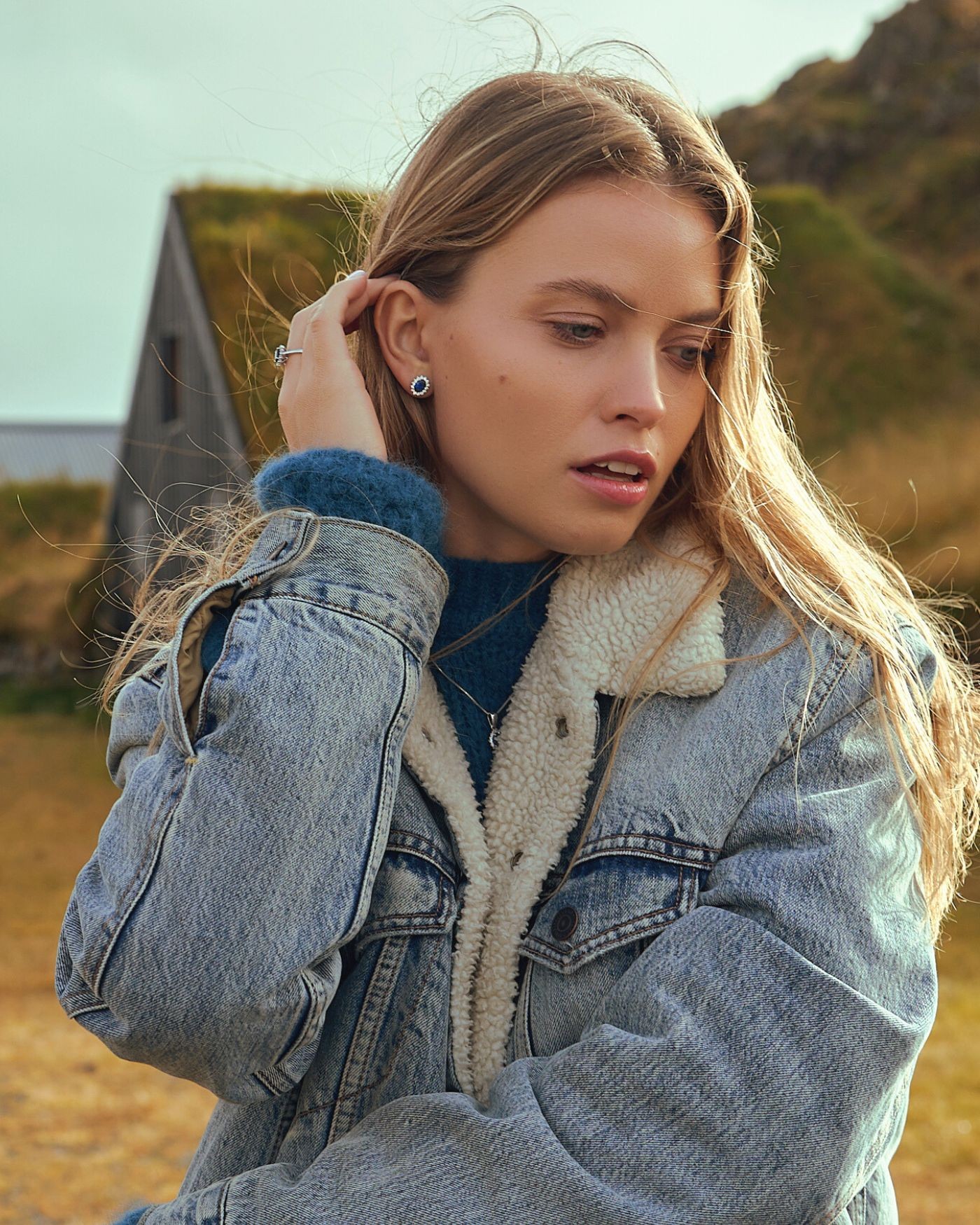 Orecchini Kate in argento sterling rodiato con zirconi di colore zaffiro  - 4